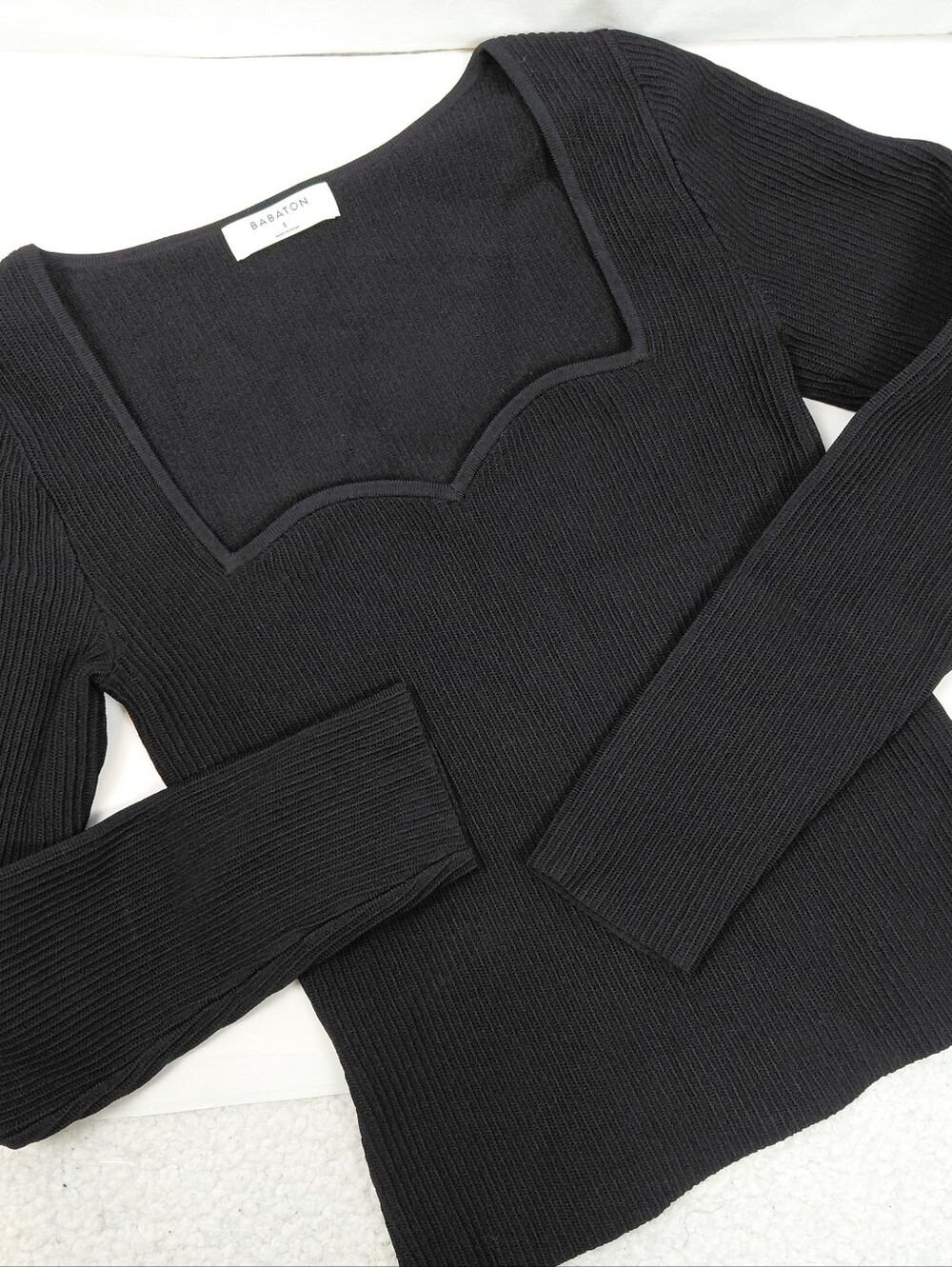 Aritzia Babaton Sweetheart Long Sleeve Sweater Size Small Black